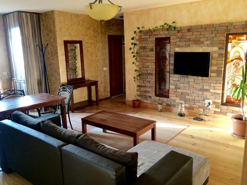 Family Mini-Hotel Martirosyan'S And Tours Yerevan Phòng bức ảnh