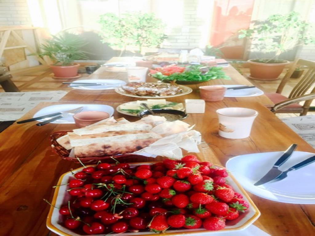Family Mini-Hotel Martirosyan'S And Tours Yerevan Ngoại thất bức ảnh