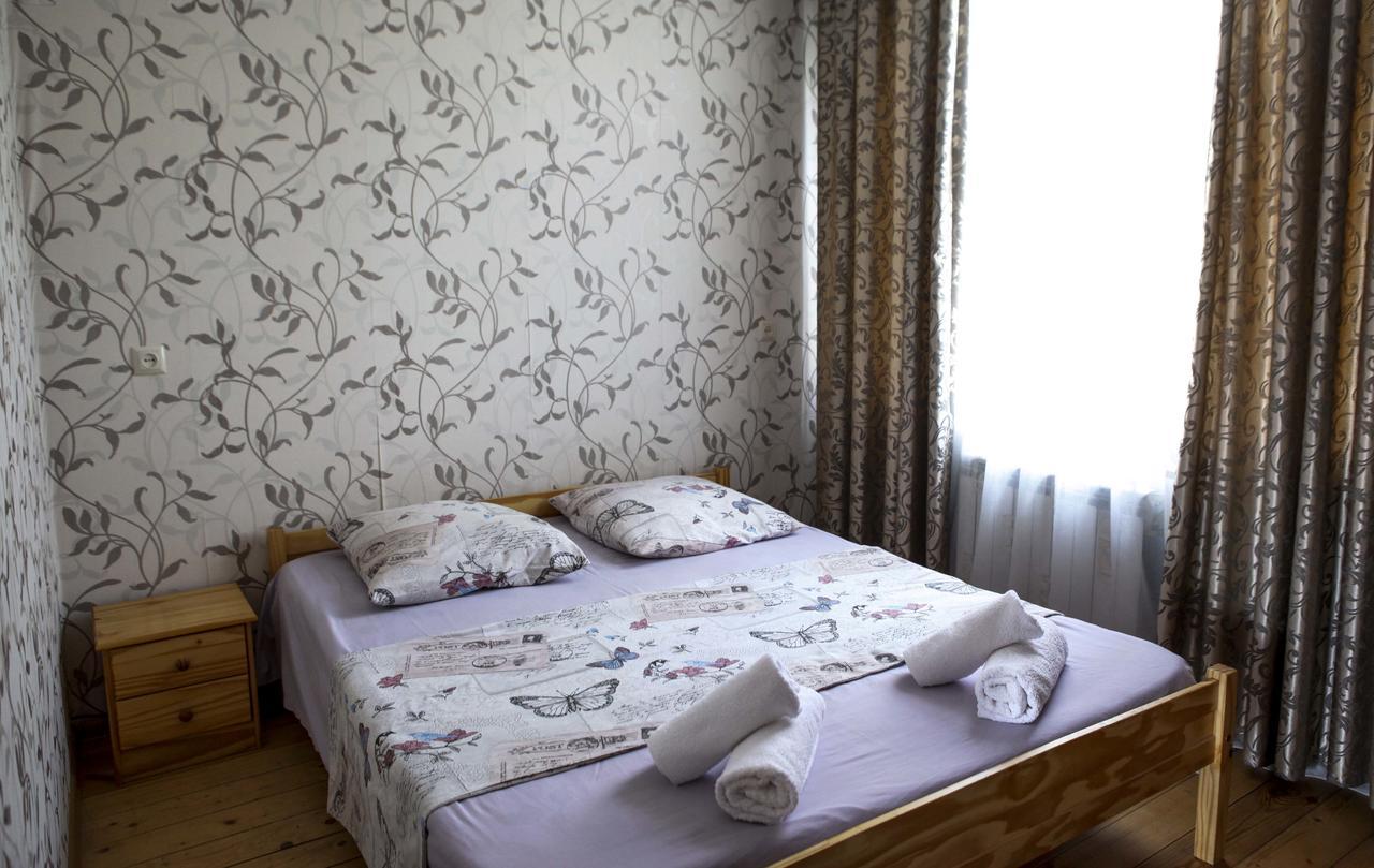 Family Mini-Hotel Martirosyan'S And Tours Yerevan Ngoại thất bức ảnh