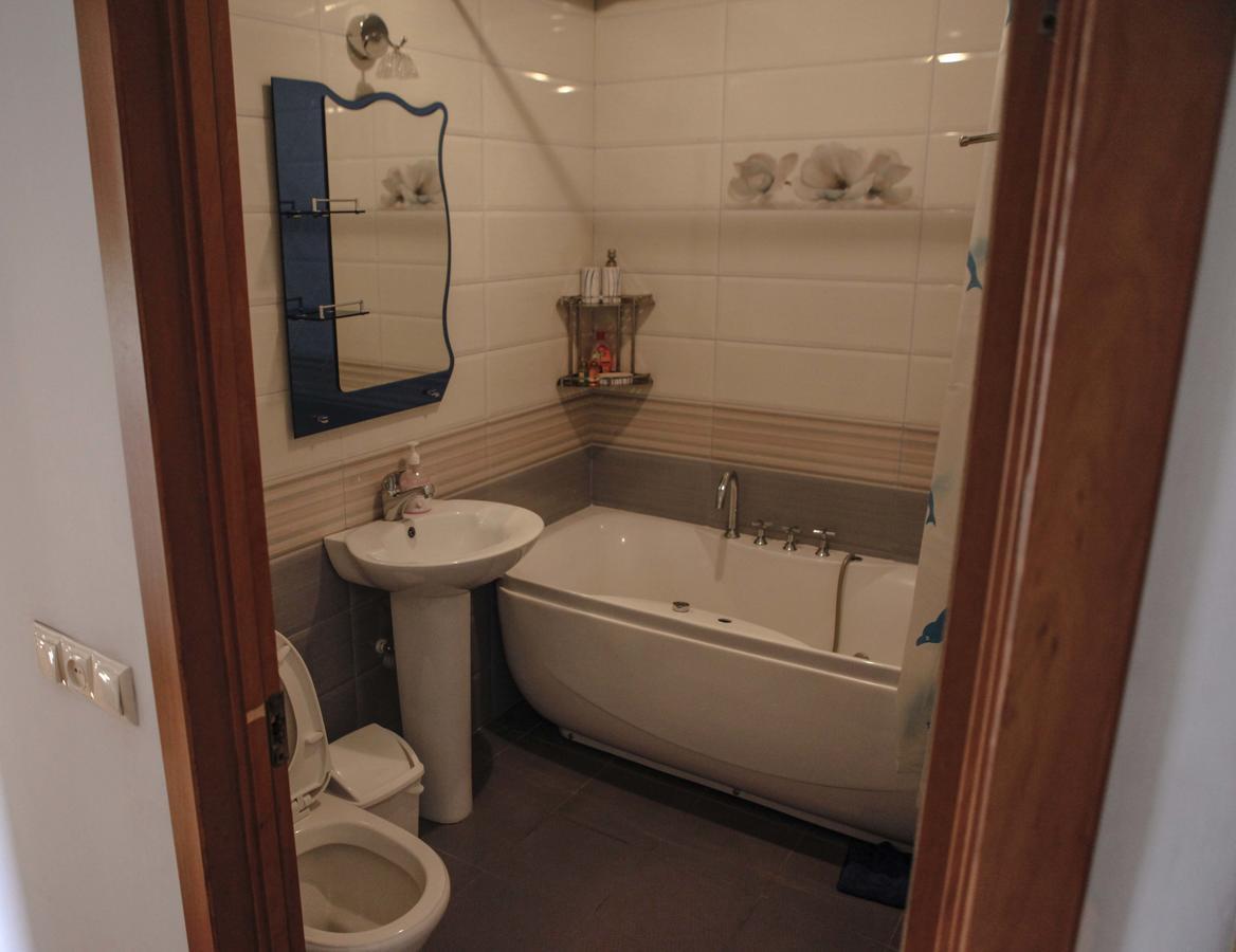 Family Mini-Hotel Martirosyan'S And Tours Yerevan Ngoại thất bức ảnh