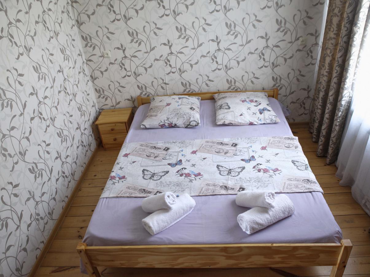 Family Mini-Hotel Martirosyan'S And Tours Yerevan Ngoại thất bức ảnh