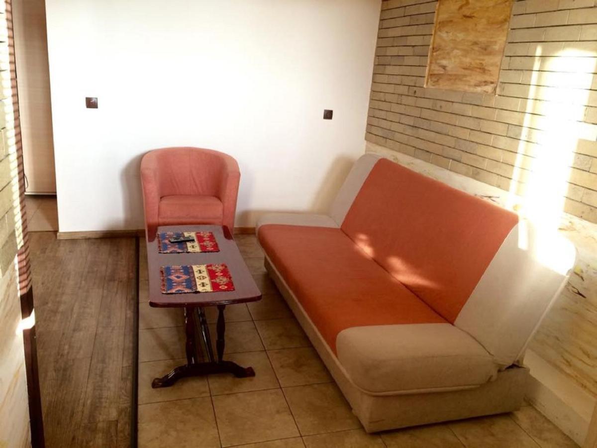 Family Mini-Hotel Martirosyan'S And Tours Yerevan Phòng bức ảnh
